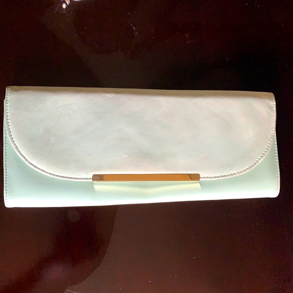 ALDO clutch with detachable shoulder chain